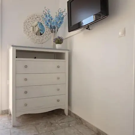 Le Petit Refuge 2 Floor Maisonette With Seaview Holiday home