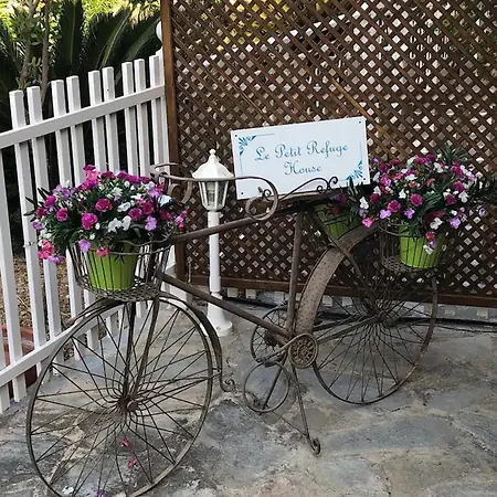 Holiday home Le Petit Refuge 2 Floor Maisonette With Seaview *