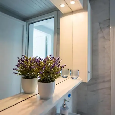 Le Petit Refuge 2 Floor Maisonette With Seaview Αρχάγγελος
